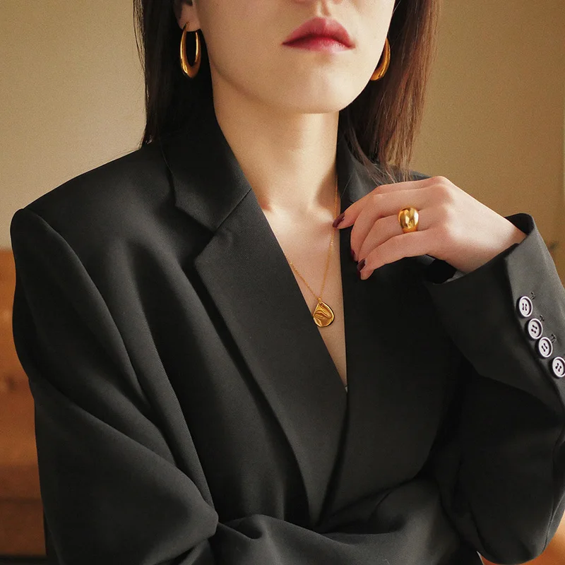 Неустаревающий чудо-титана вырез овальные шпильки серьги ювелирные изделия из