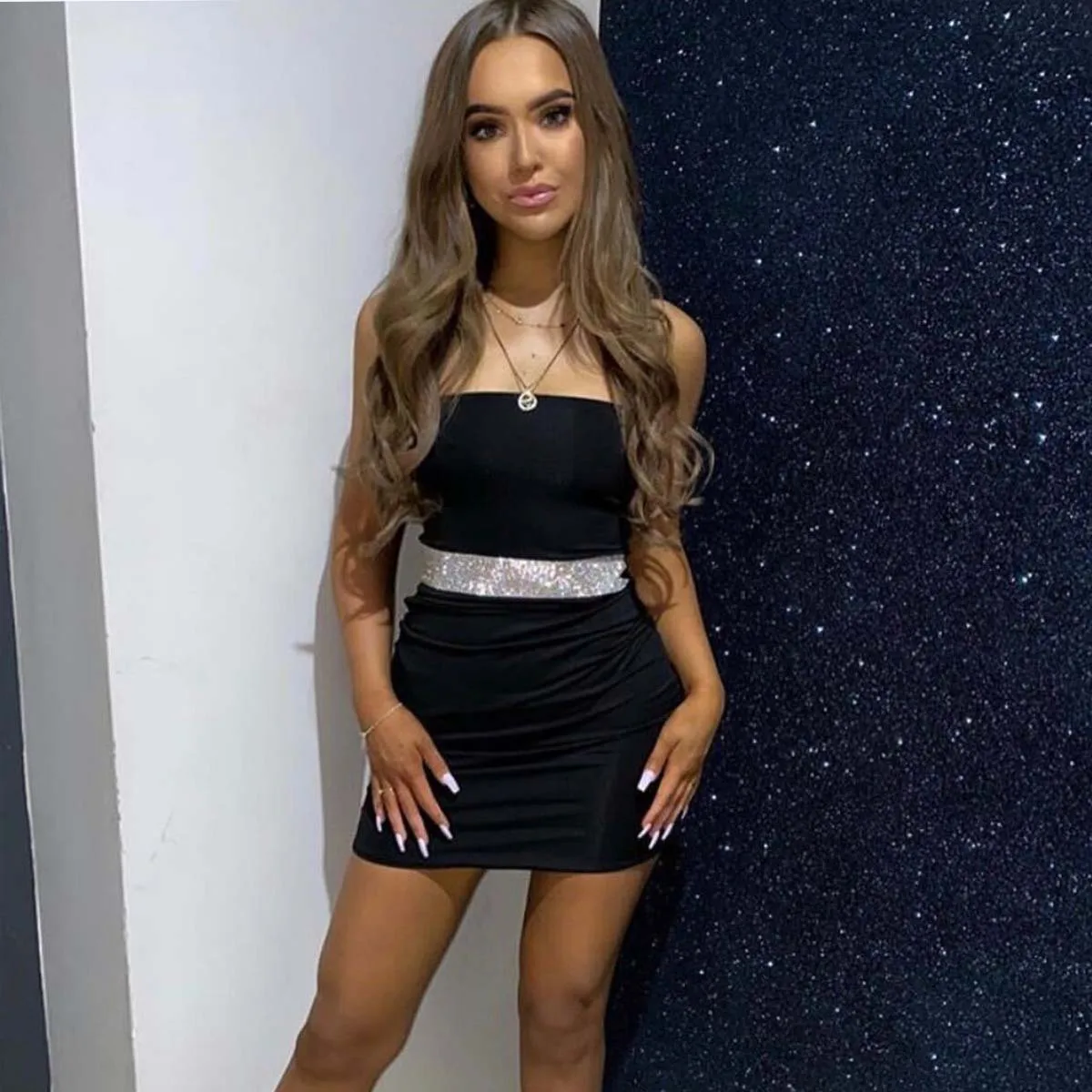 

Strapless Sexy Women Bodycon Dresses Off Shoulder Diamonds Decor Slim Nightclub Mini Dress Summer Dress Elegant Lady Party Dress