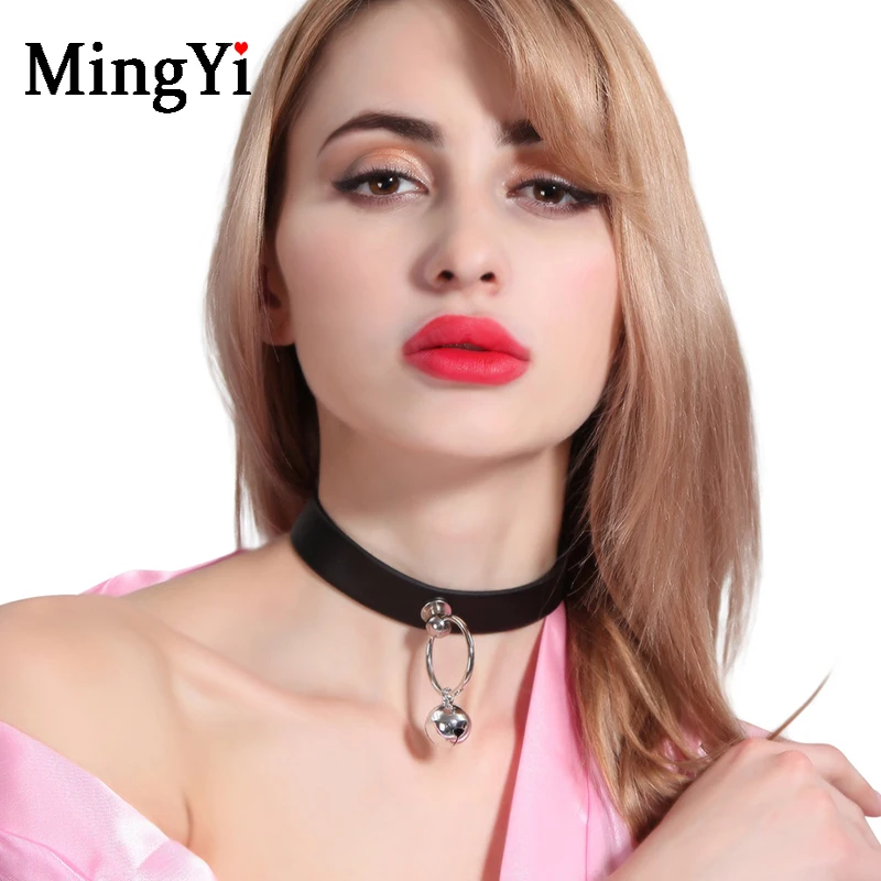 Женский чокер с колокольчиком черный кожаный ошейник в форме сердца колье