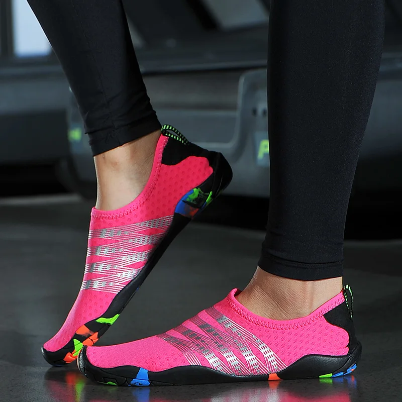 Обувь для воды женщин обувь бега акваобувь женская йоги сандалии плавания и