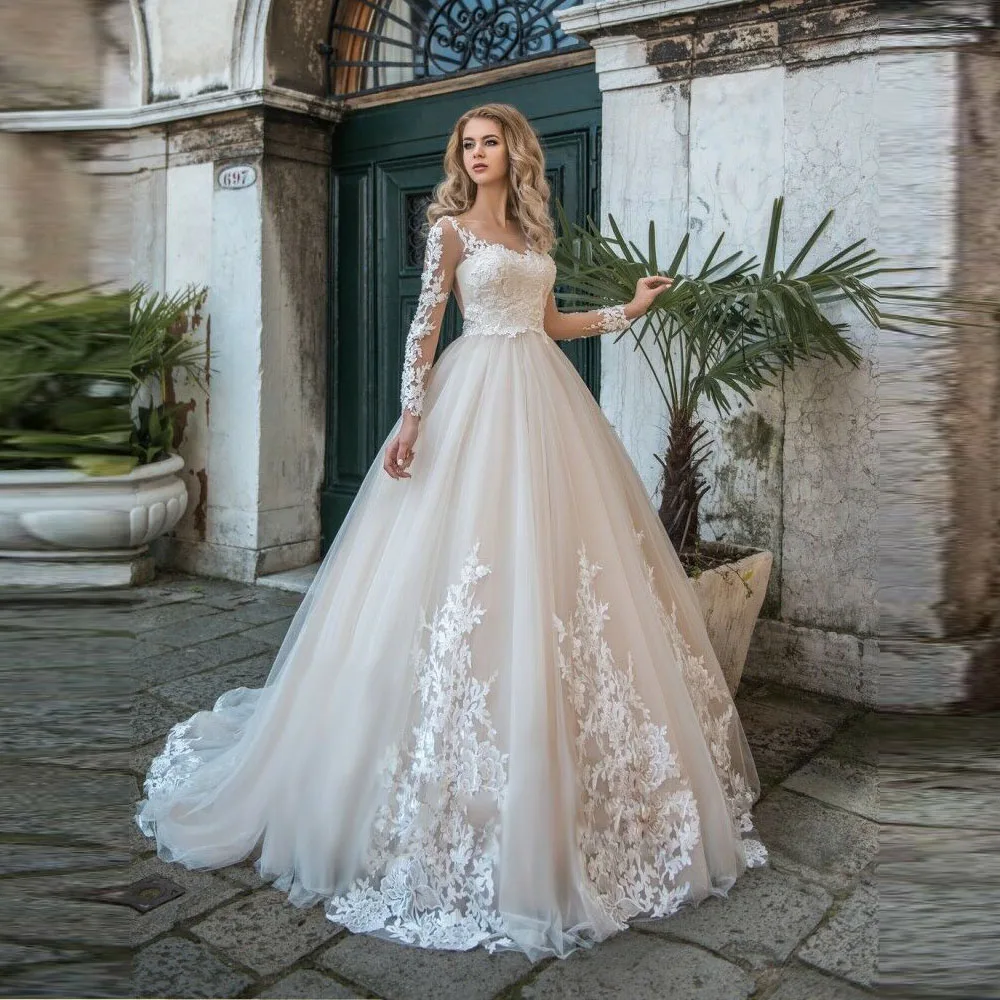 

Свадебное платье с длинным рукавом и кружевной аппликацией, с круглым вырезом