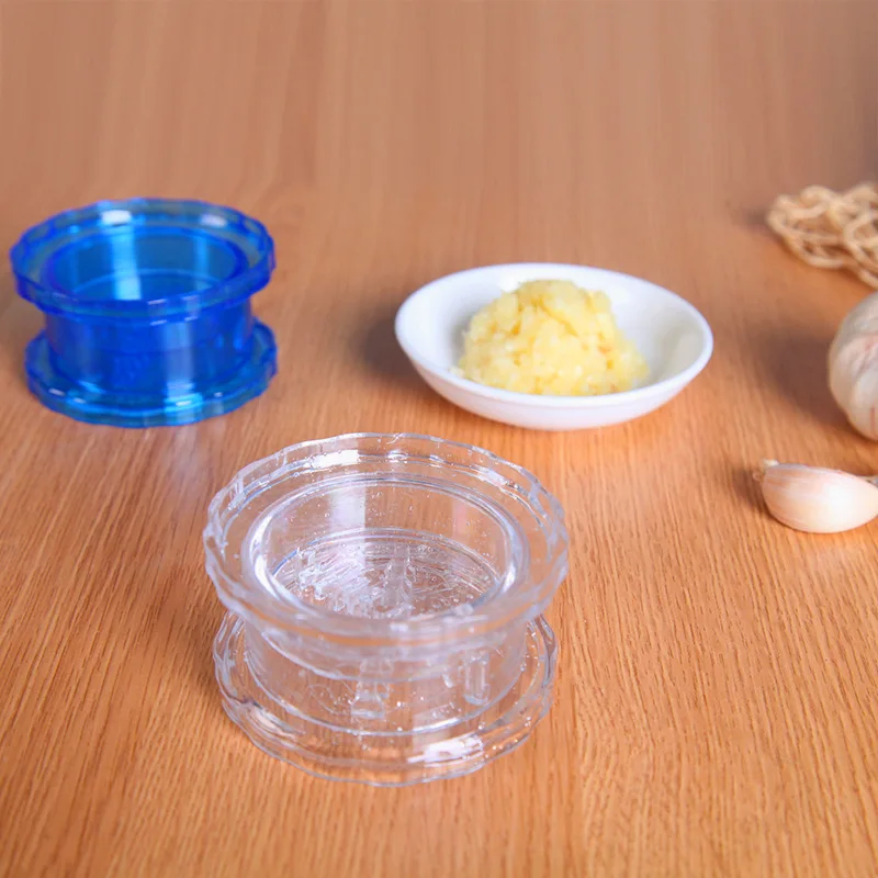 

1PC Useful Dexterous Garlic Crusher Grater Plastic Box Twist Peeler Mincer Press Kitchen Tool Ginger Crusher Kitchen Accessories