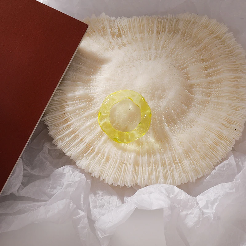 

2021 New Fashion Transparent Candy Color Ring Women's Popular Cute Wave Ring Party Accessories