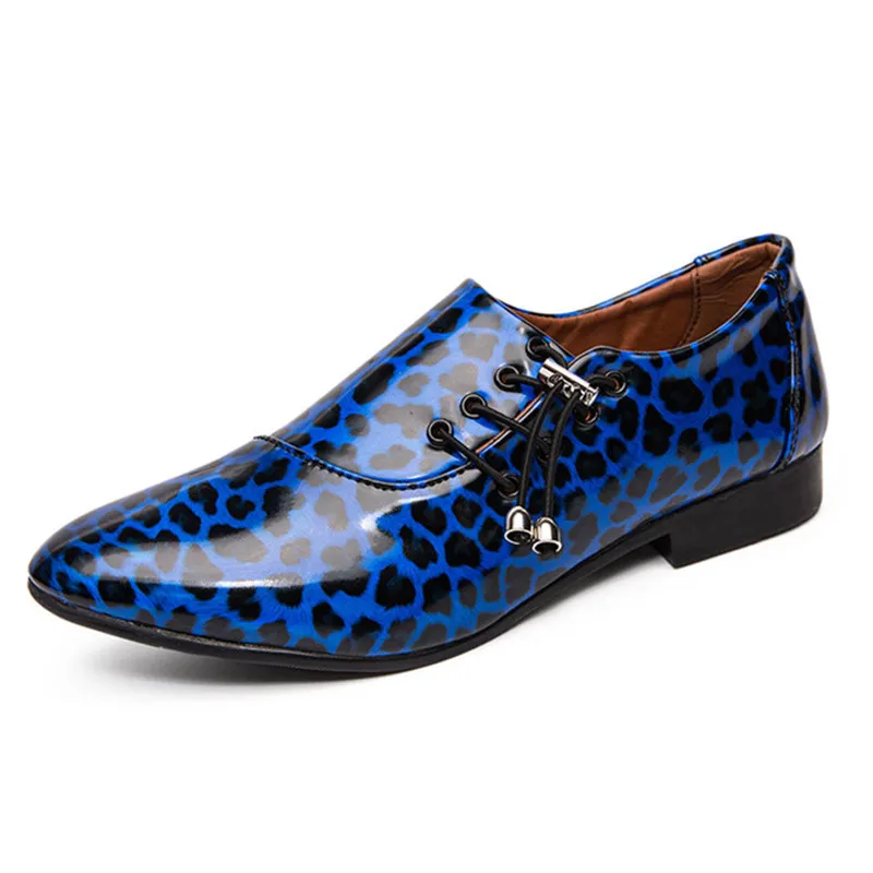 Мужская повседневная обувь на плоской подошве; Новинка года; дышащая обувь; Мужская обувь; лоферы в британском стиле; Модные леопардовые туфли на шнуровке