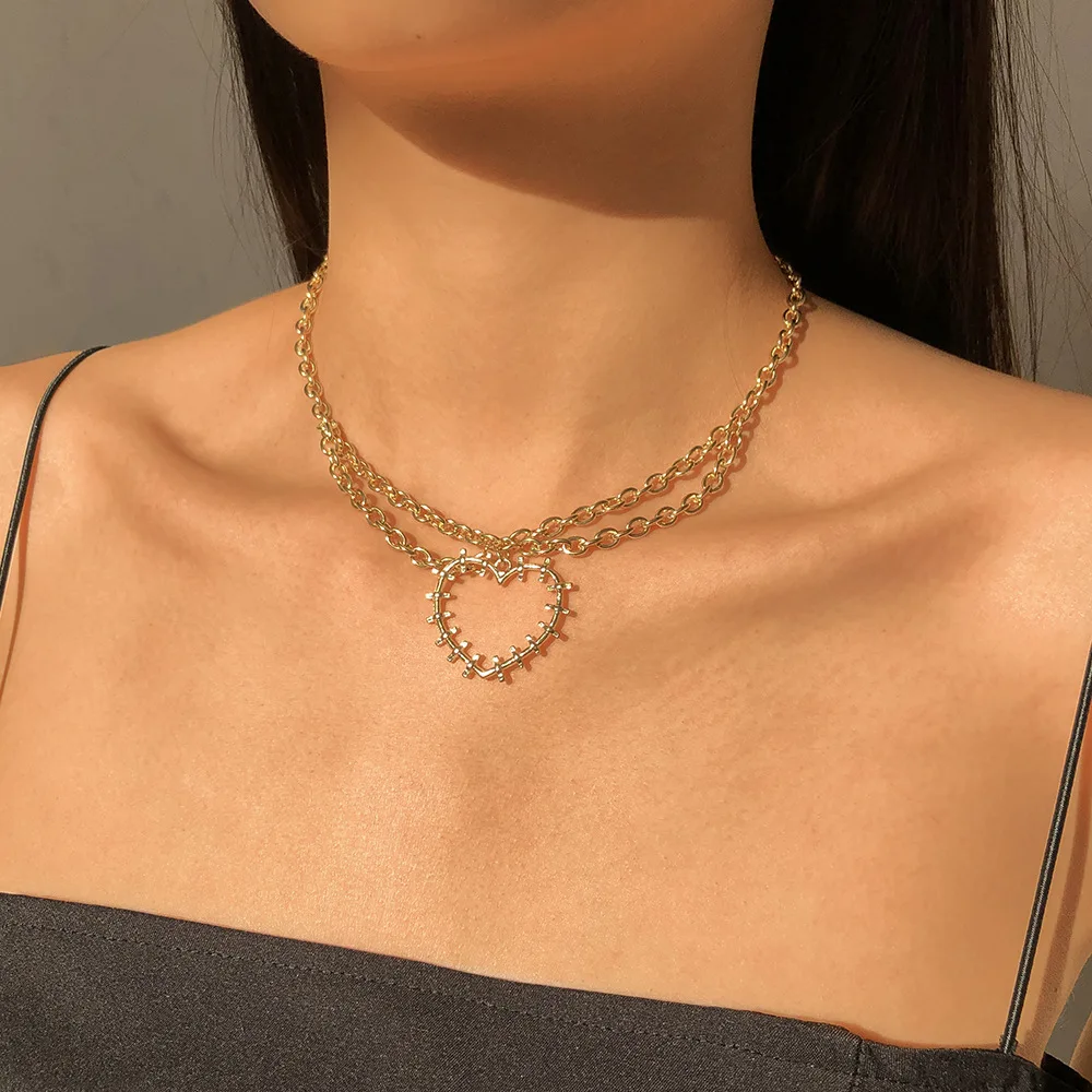 

Hollow Geometric Chain Necklace for Women Retro Jewelry Pendant Party Gift