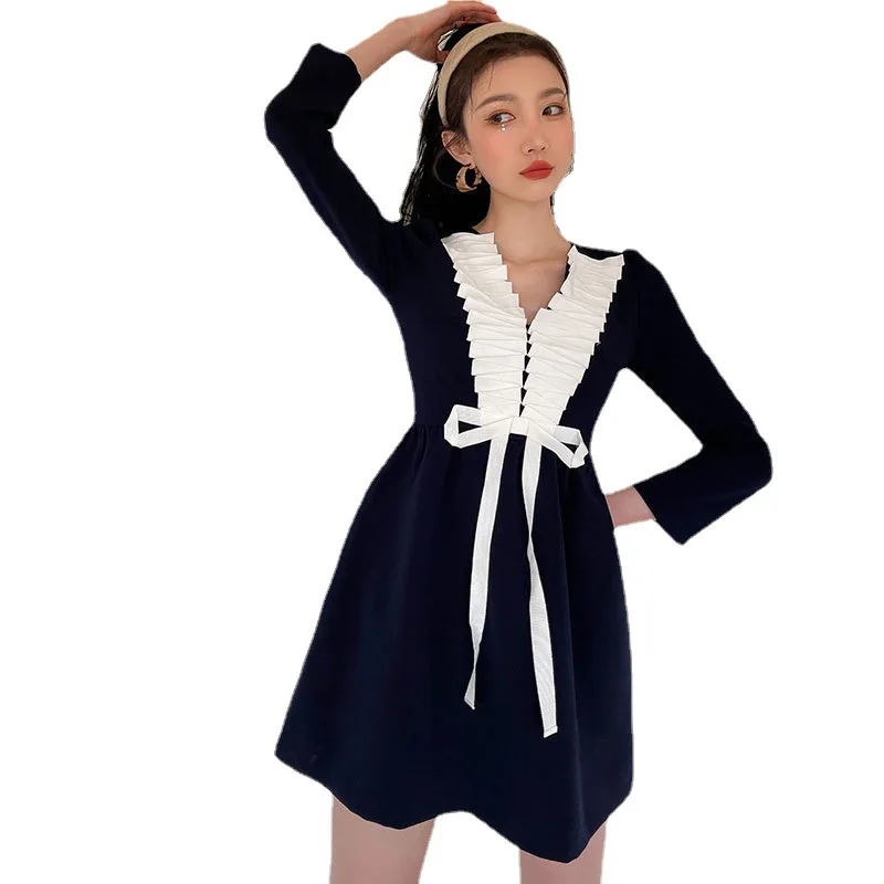 

French retro long sleeve dress women's 2021 spring new V-neck pleated bow blue dress
