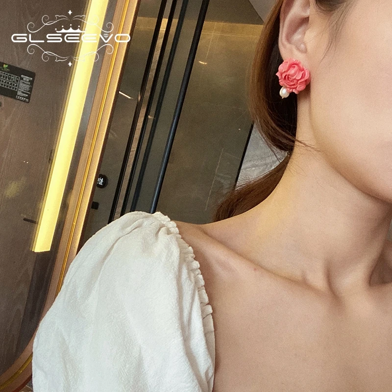 Женские серьги гвоздики с натуральным пресноводным белым