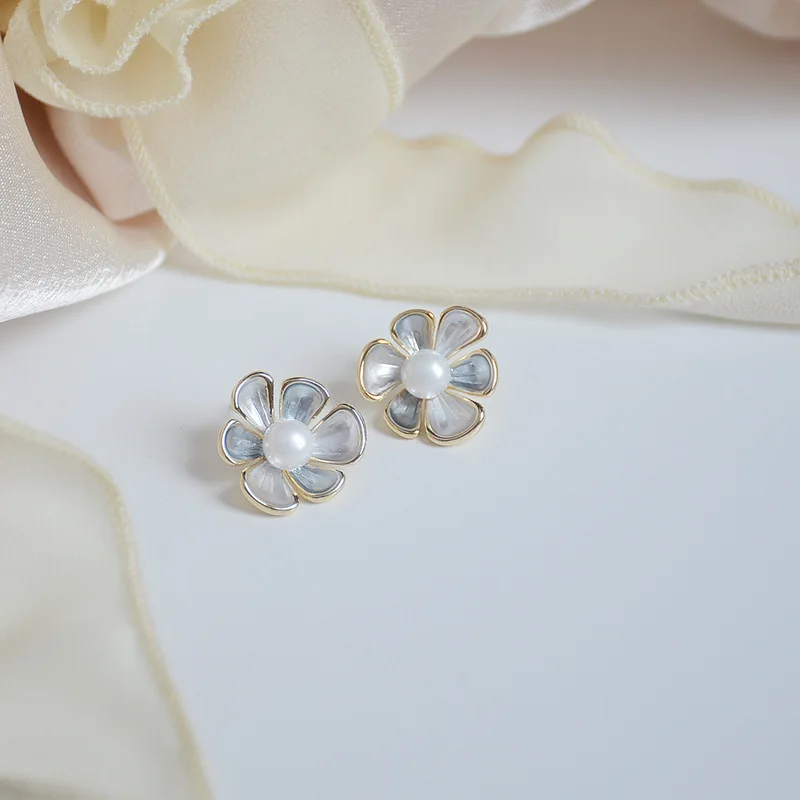 

Ins Hot Sale New Arrive 14K Real Gold Pearl Flower Morandi Light Blue Temperament Retro Stud Earrings for Women