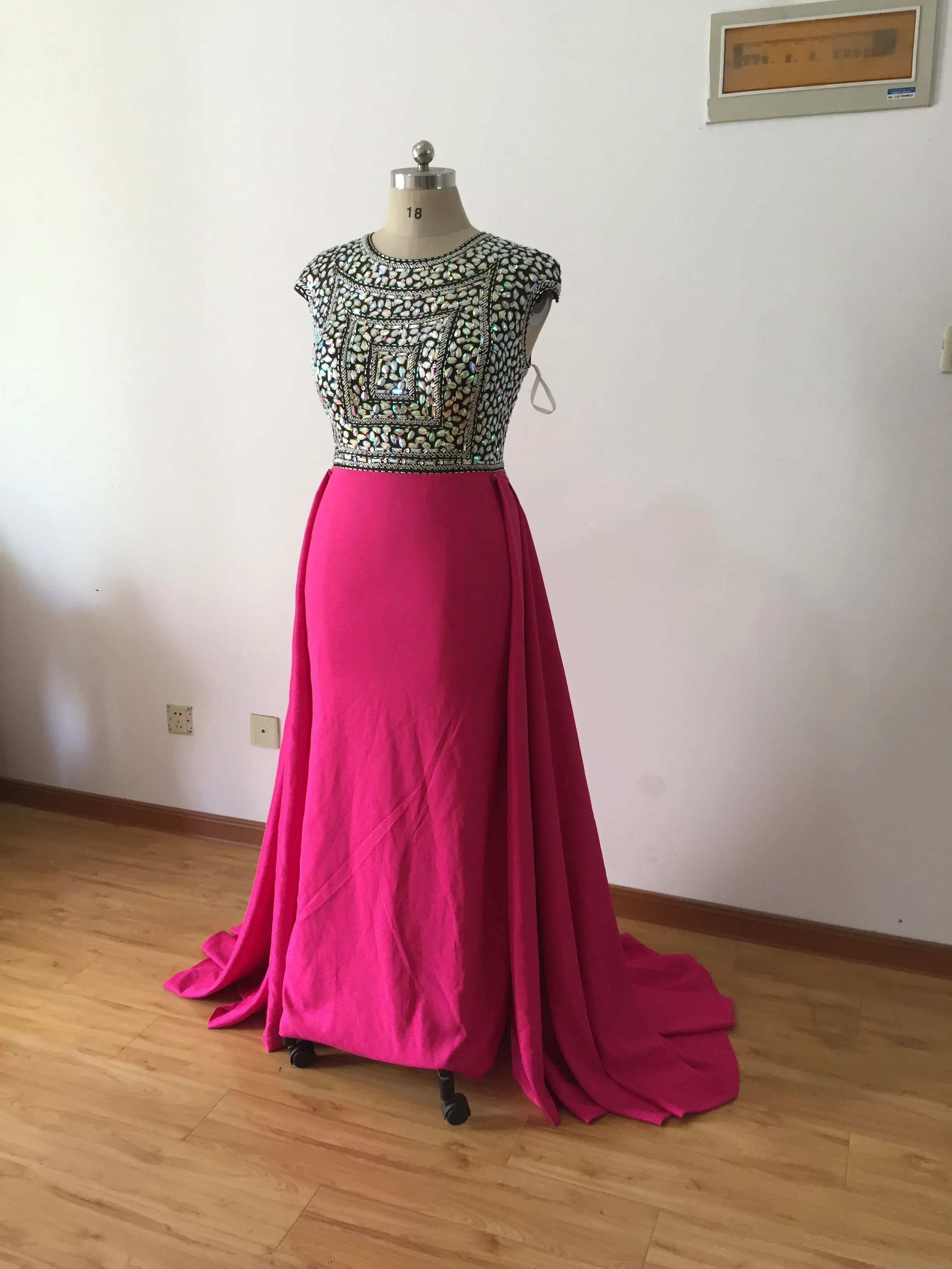

Hot Pink Long Mermaid Prom Dresses Sequins 2020 detachable Train Short Sleeves Beading Formal Evening Party Gowns Robe De Soiree