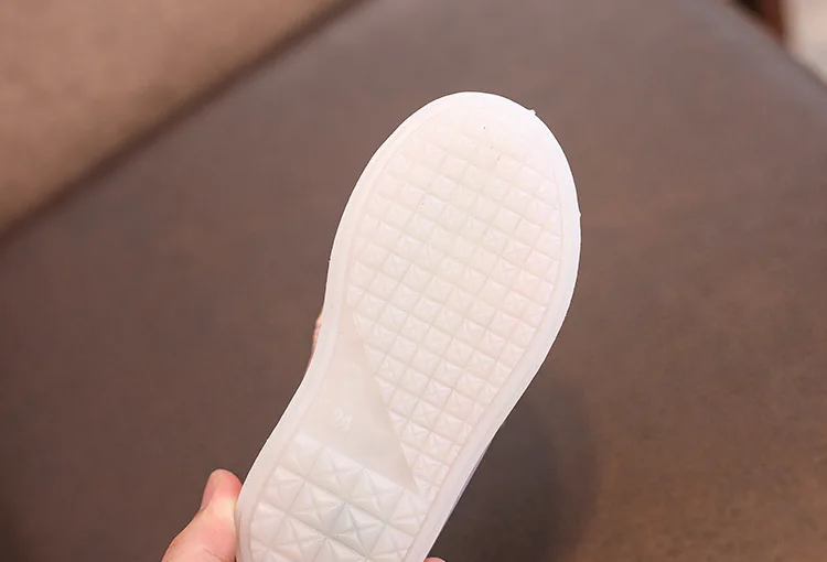 Кроссовки детские для девочек белые со светодиодной подсветкой с бантом |