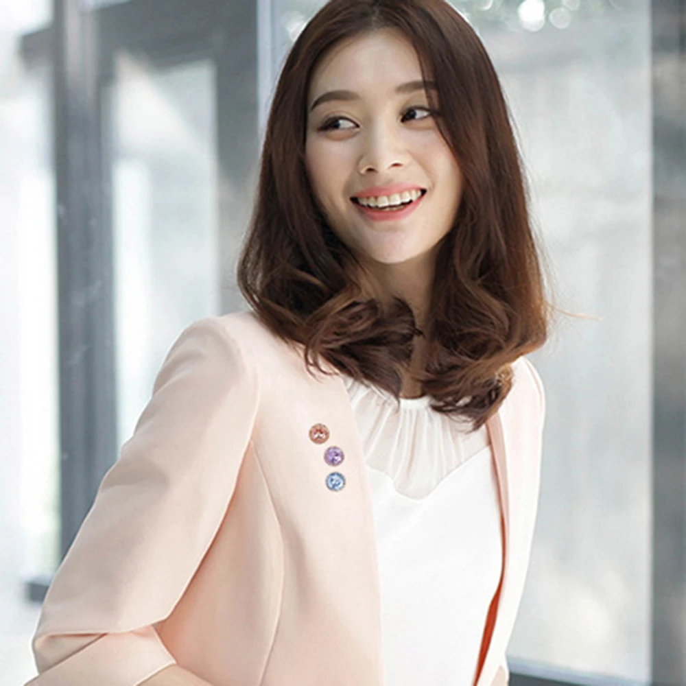 

1PC Round Crystal Prevent Accidental Exposure Button High Grade Micro Inlaid Zircon Small Brooch Collar Personality Accessories