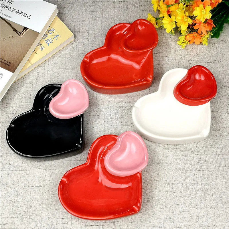 Cenicero de cerámica con diseño de Torso de corazón para fumar, soporte portátil para escritorio, bandeja de humo para decoración del hogar