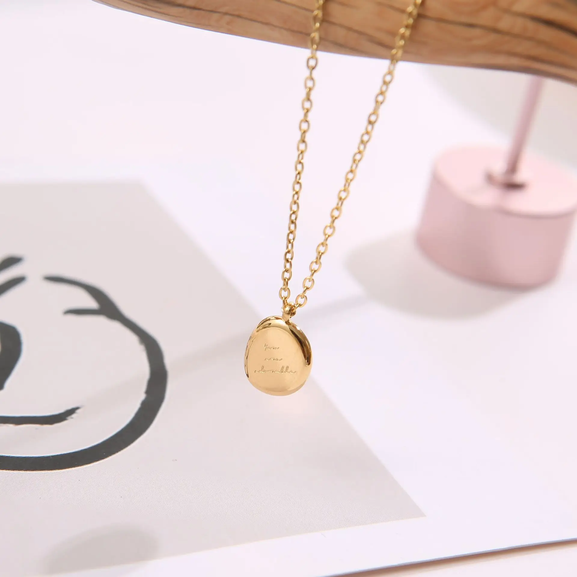 

English Letter Irregular Small Gold Nugget Necklace Female Ins Clavicle Chain