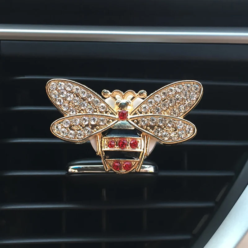 Симпатичный освежитель воздуха в оформлении интерьера автомобиля | Автомобили и