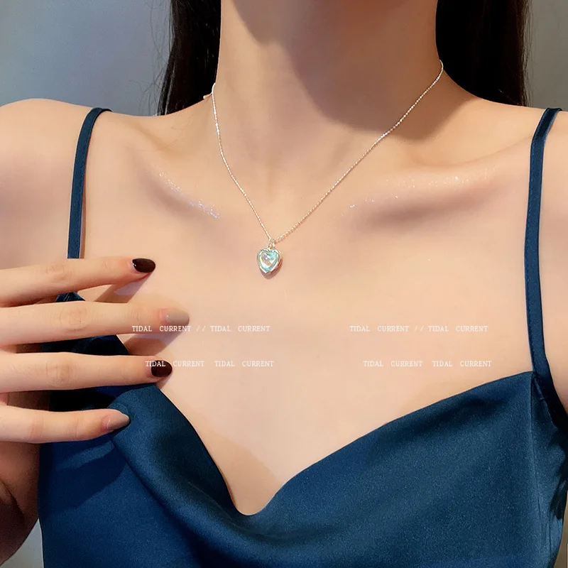 

New Fashion Love Pendant Necklace for Women Layer Light Luxury Silver Necklace Fashion Simple Clavicle Chain Jewelry Wholesale