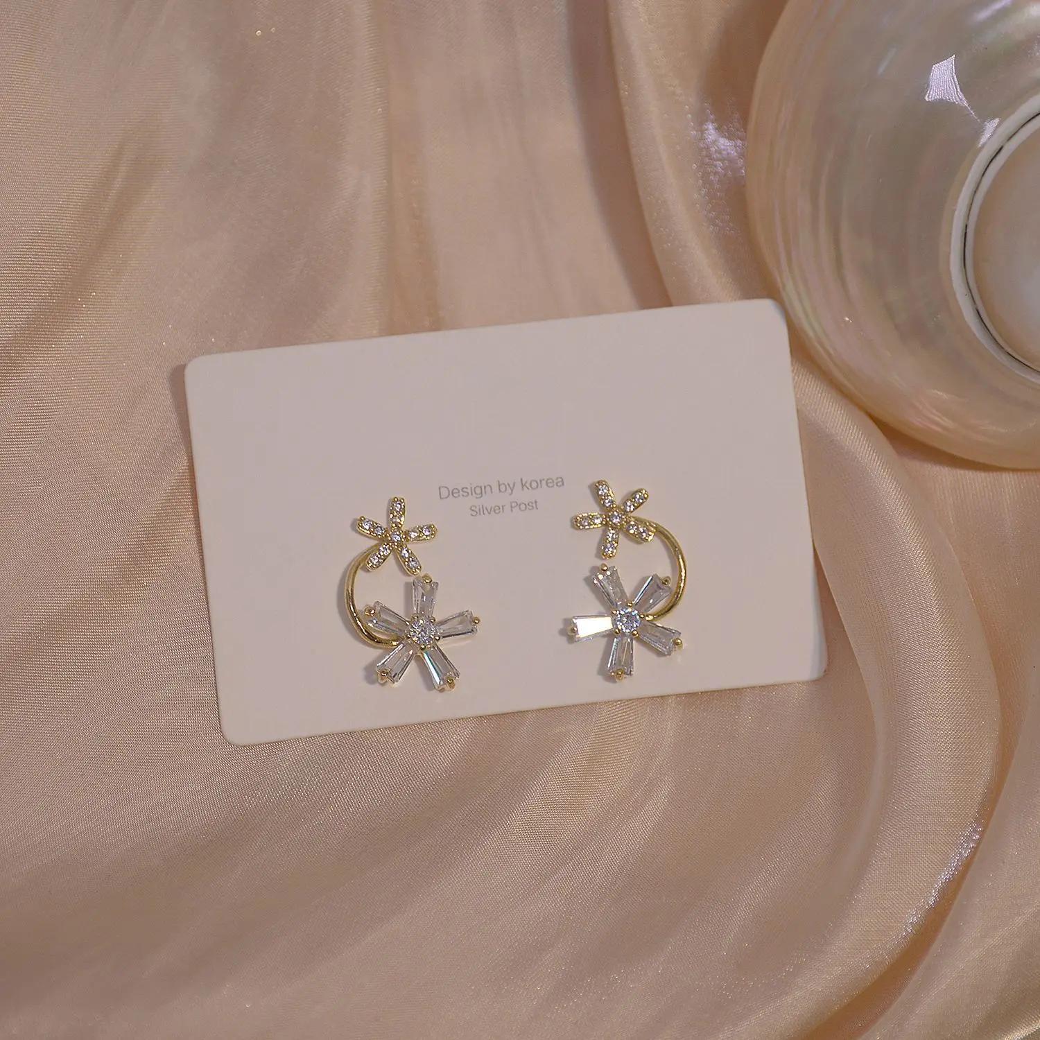 

Cute Bling Zircon Stone Flower 14K Gold Plated Stud Earrings for Women Trend Fashion Jewelry Korean Earrings 2021
