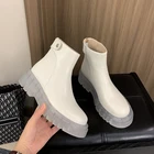 Женские ботильоны на платформе с металлическими заклепками и молнией сзади