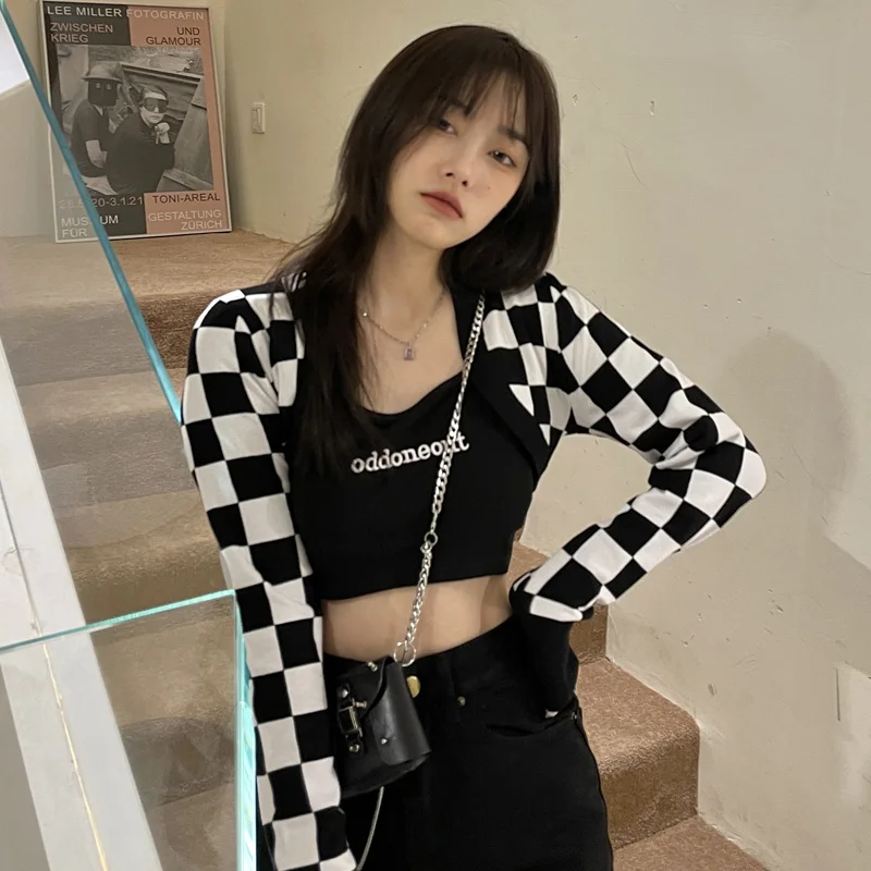 

Style Design Chessboard Plaid Knitted Cardigan Show