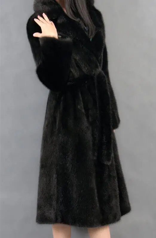 Женское длинное пальто облегающее большого размера с имитацией водной гривы и