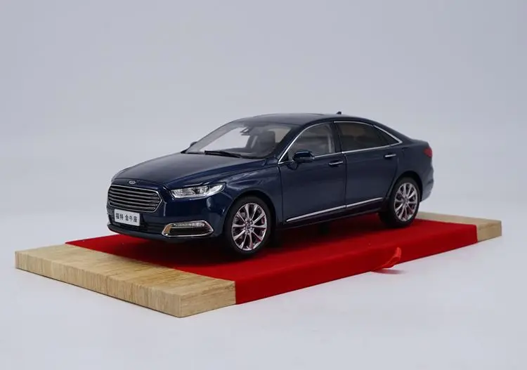 1:18 FORD 2015 TAURUS литой автомобиль из сплава модели игрушек металлические автомобилей