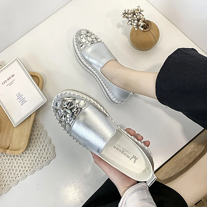 

New Crystals Round Toe Leather Flats Shoes Women Silver Bling Loafers Casual Platform Shoes Woman Flat Students Vulcanize Shoe