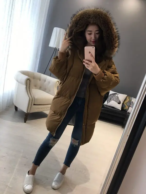 Женский пуховик на утином пуху куртка большого размера с натуральным мехом енота