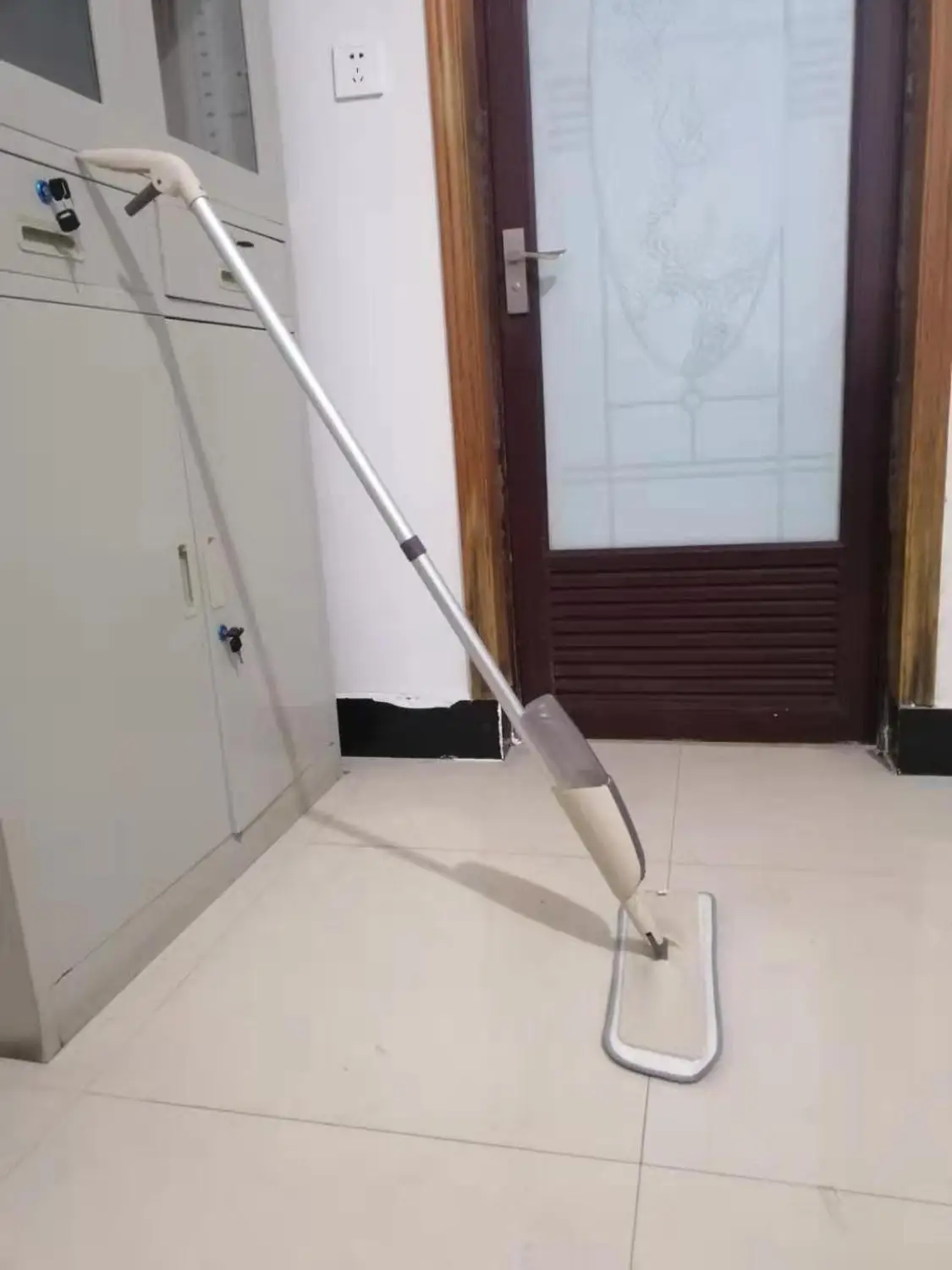 I-Smile спрей Швабра пол с многоразовыми подушечками из микрофибры 360 градусов ручка