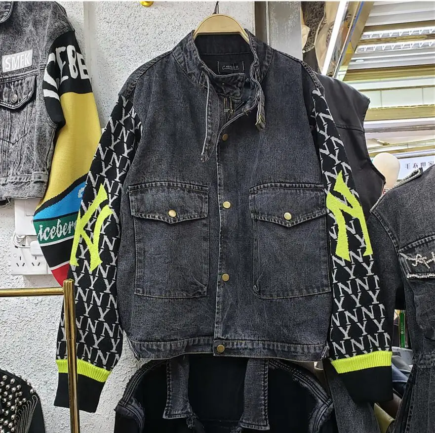 В новой осенней коллекции 2019 года будут изображены одноалфавитные вязаные