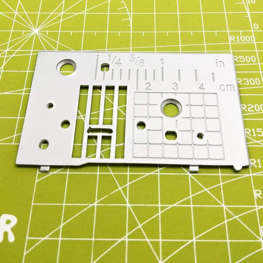 

Needle Plate #XC8566031 for Brother CE-4000, CE-5000, CE-5000PRW, CS-100T, CS-4000.