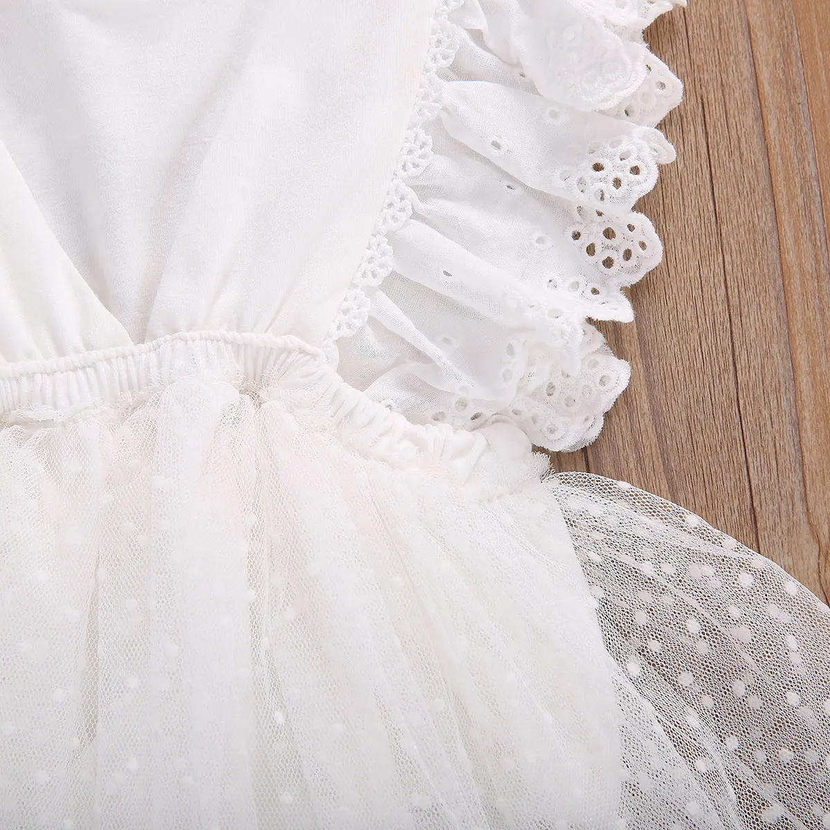 

Newborn Baby Girls White Romper Dresses Infant Sleeveless Lace Flower One-Piece Round Neck Romper + Headwear For 0-24 Months