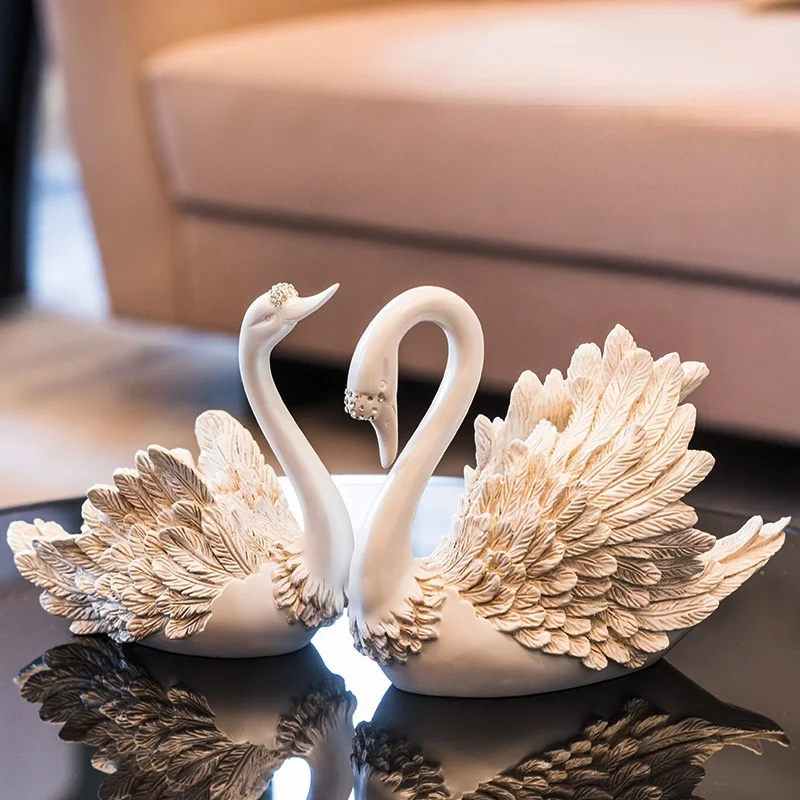 

Creative Ornaments Resin Crafts European Hollowed Out Golden Feather Swan Home Decorations Porch Ornaments Resin Embellishments