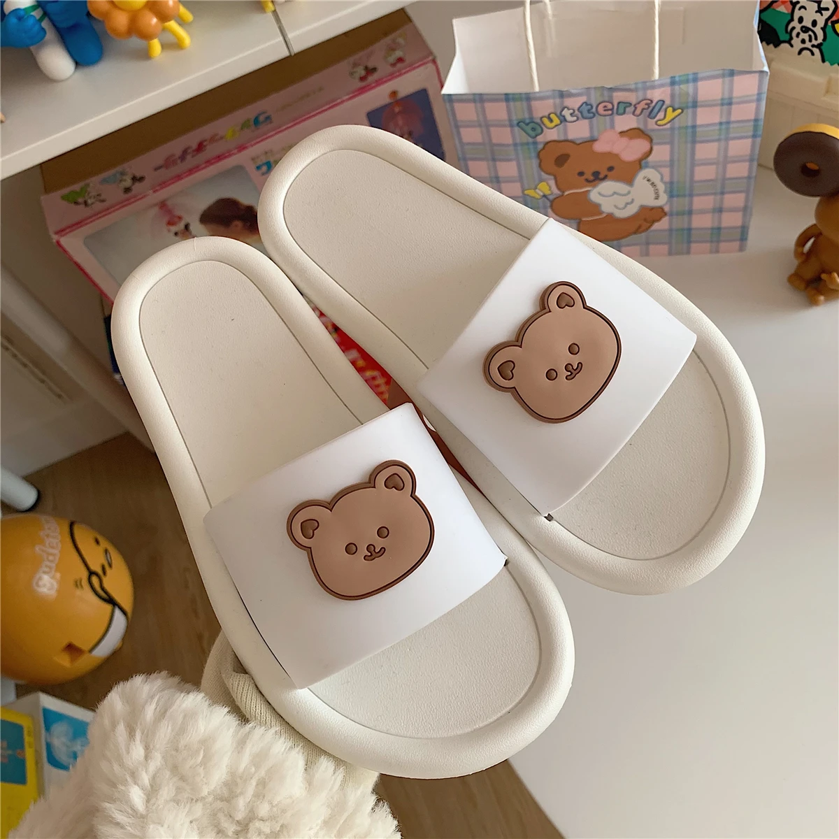 

2021 Summer Indoor House Women Slippers Cute Cartoon Bear Beach Slippers Solid Casual Wear Outside Non-slip Women Slides Shoes