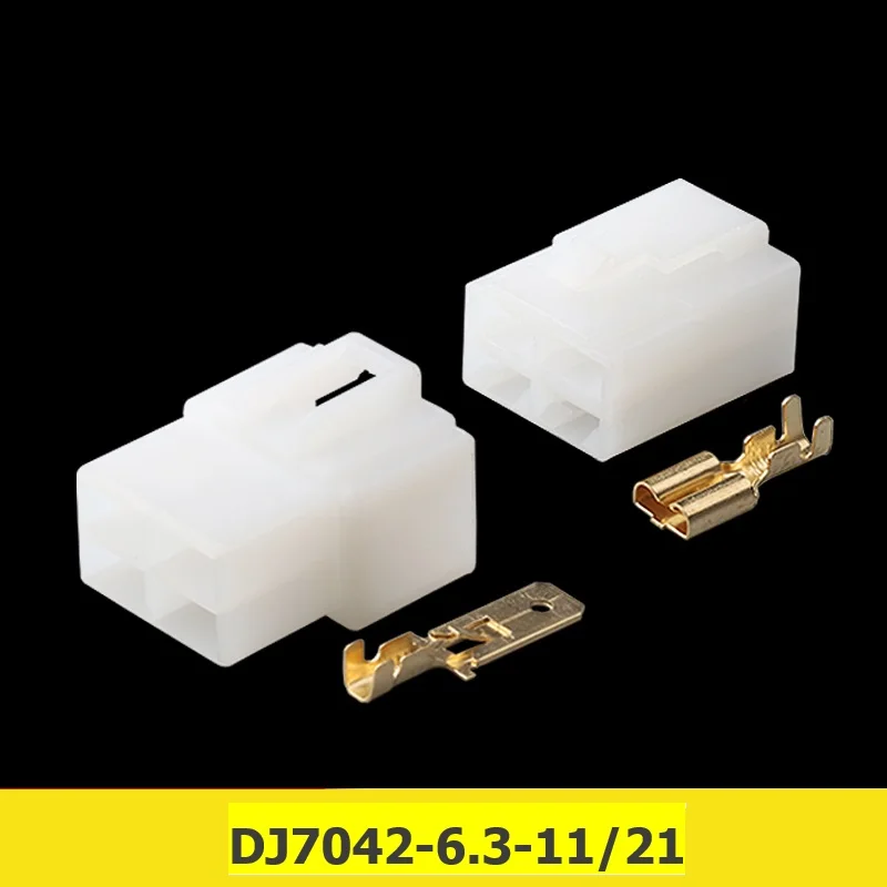 

Free shipping 200sets DJ7042-6.3-11/21 4Pin 6.3mm AMP Car Electrical Wire Connectors for VW,BMW,Audi,Toyota,NISSAN