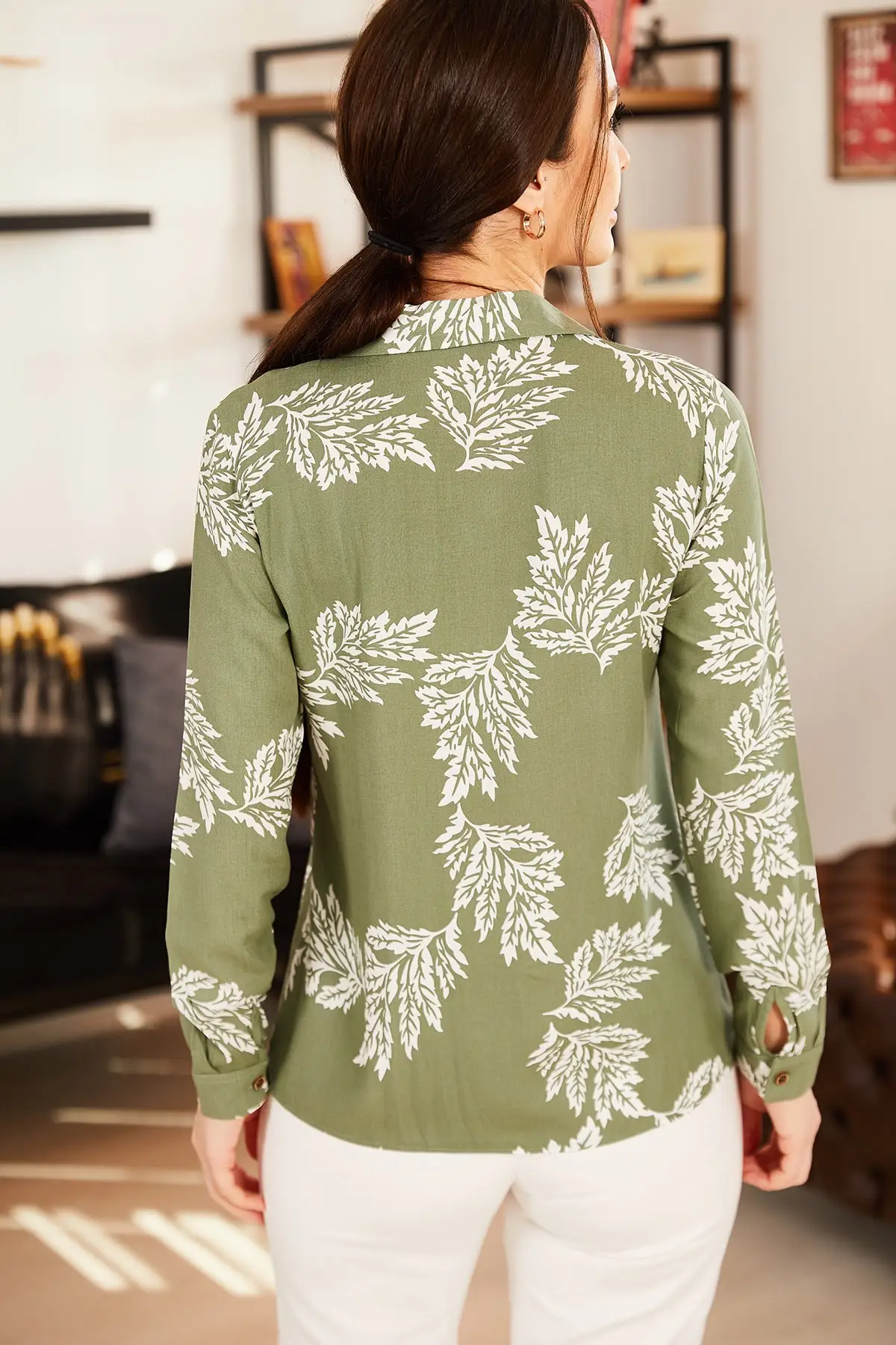 

2021 New Fashion Women Green Big Leaf Pattern Long Sleeve Shirt Summer Spring Pattern Elegant Elegant Leaf Fit