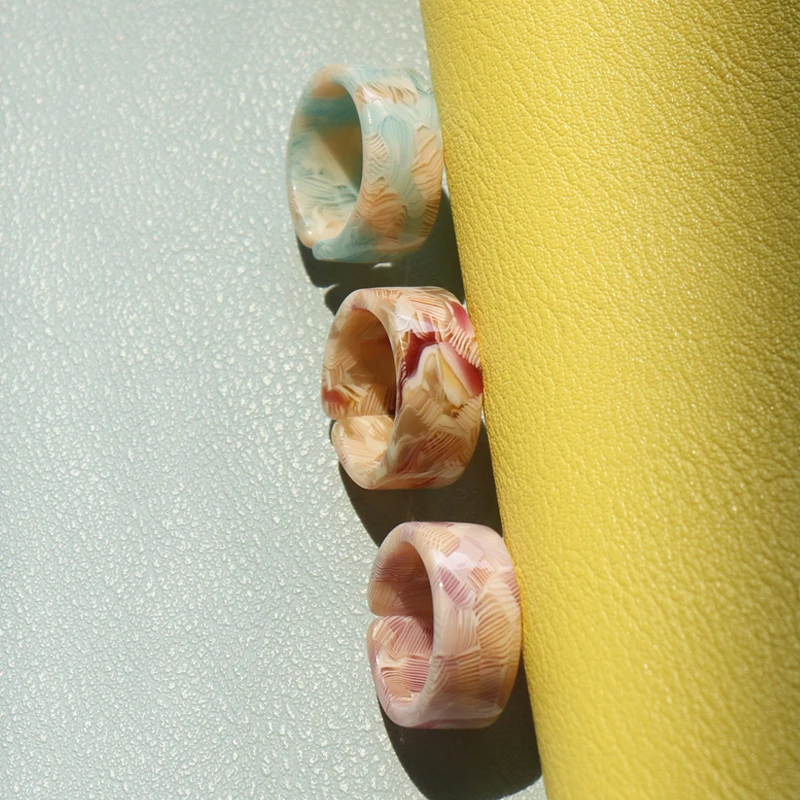 

Korea Fashion Vintage Simple Aesthetic Acetate Colorful Acrylic Thick Round Rings Set For Women Girls Jewelry Accessories Gifts