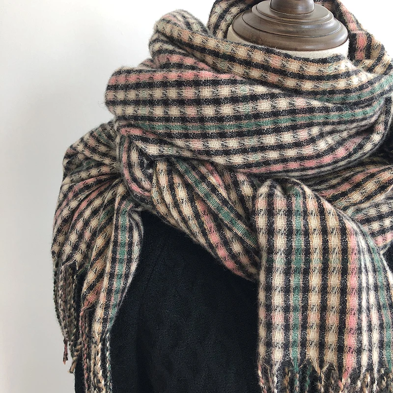 

Winter 2020 Cashmere Scarf Ladies design warm cashmere blanket four-wheel scarf Women's shawl women's decorative down
