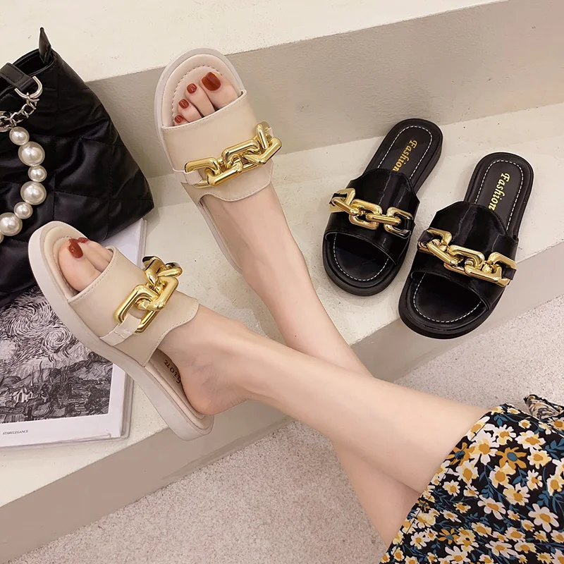 

Shoes Women Female Slippers Platform Slides Fashion Rivet Soft 2021 Flat Summer Luxury Beach Rubber Metal Decoration PU Fabric