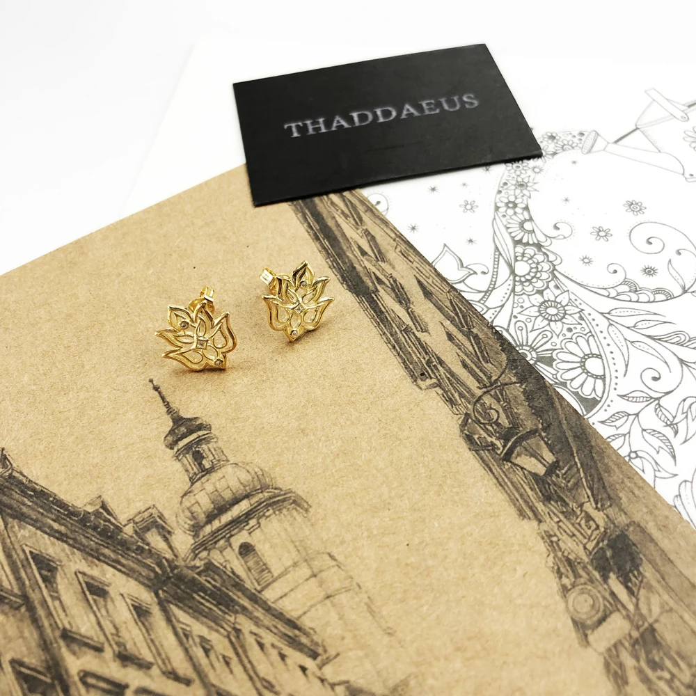 Серьги гвоздики в виде цветка лотоса золотистые модные ювелирные изделия