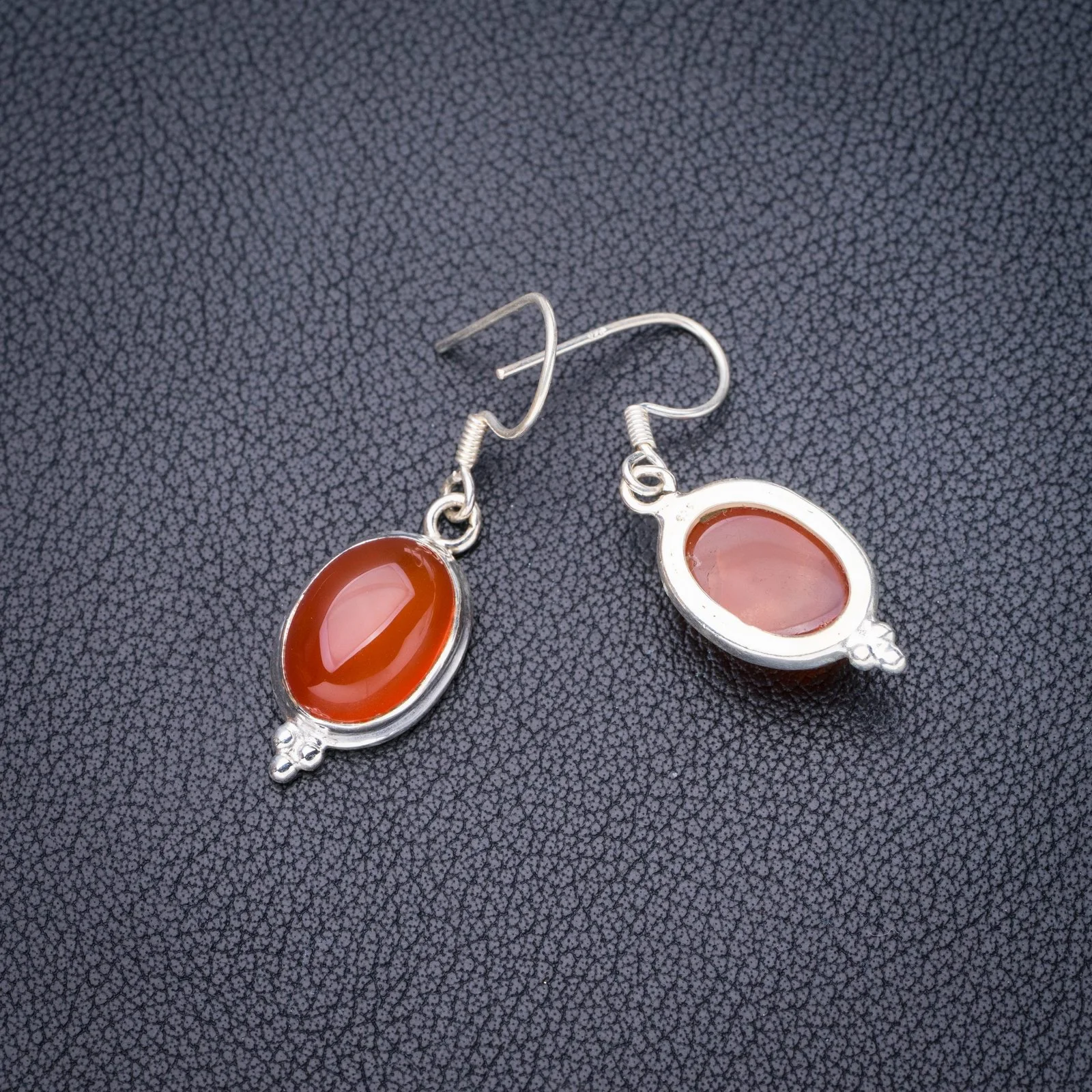 

Серьги из серебра 1,5 пробы ручной работы с натуральным сердоликом StarGems E5770