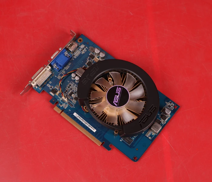 Используется, ASUS GT440 1G 128bit DDR3, протестирован хорошо