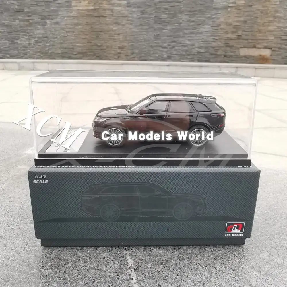 Литая под давлением модель автомобиля для LCD моделей Velar 1:43 (черный) + маленький