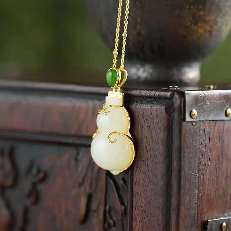 

S925 Sterling Silver Inlaid Hetian Jade Calabash Pendent Natural White Jade Gourd Pendant Women's Clavicle Chain Pendant