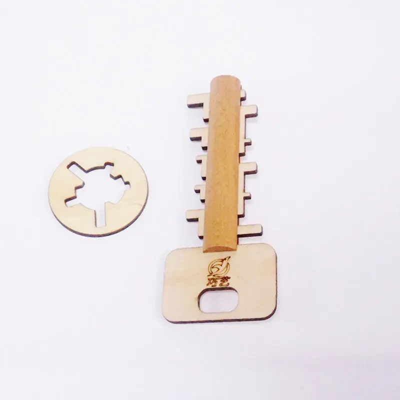 

1pc Wooden Unlock Key Model Developmental Educational Block Toys for Children Kids Intelligence Preschool DIY Toy Adult Fun Game