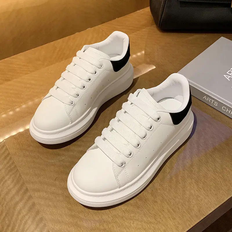 

Women Shoes New Quality Fashion Week Couple Shoes Casual Running Sneakers Women Mens Gym Outdoor Walking Shoes Big Size 35-44