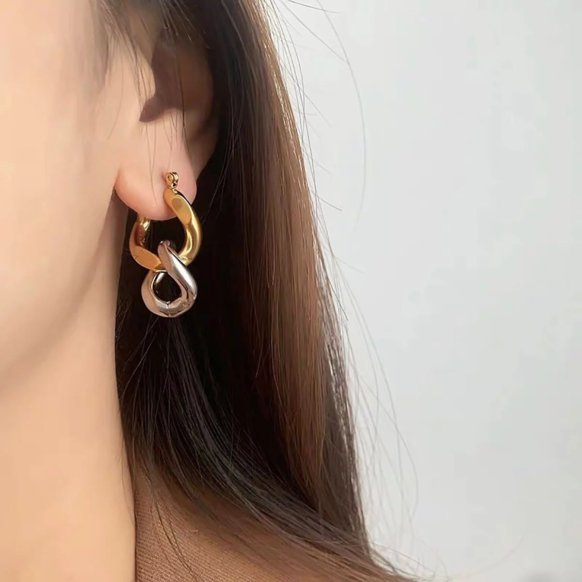 

AENSOA Vintage Brand Gold Silver Color Geometric Cuban Chain Hoop Earrings for Women Simple Detachable Metal Earrings Jewelry