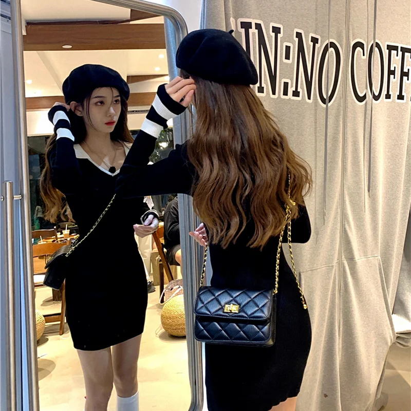 Женское трикотажное платье-футляр с V-образным вырезом и длинным рукавом |