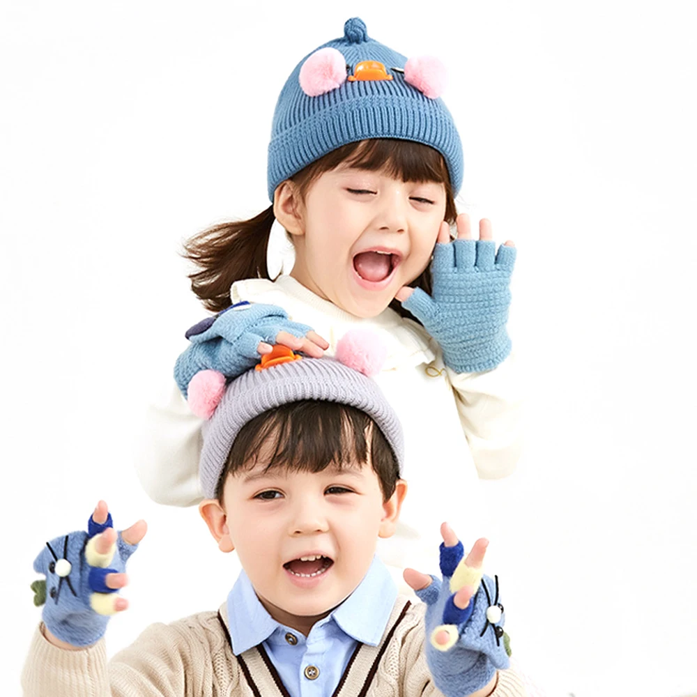 Новая детская шапка милая теплая уличная вязаная на утином пуху осень и зиму