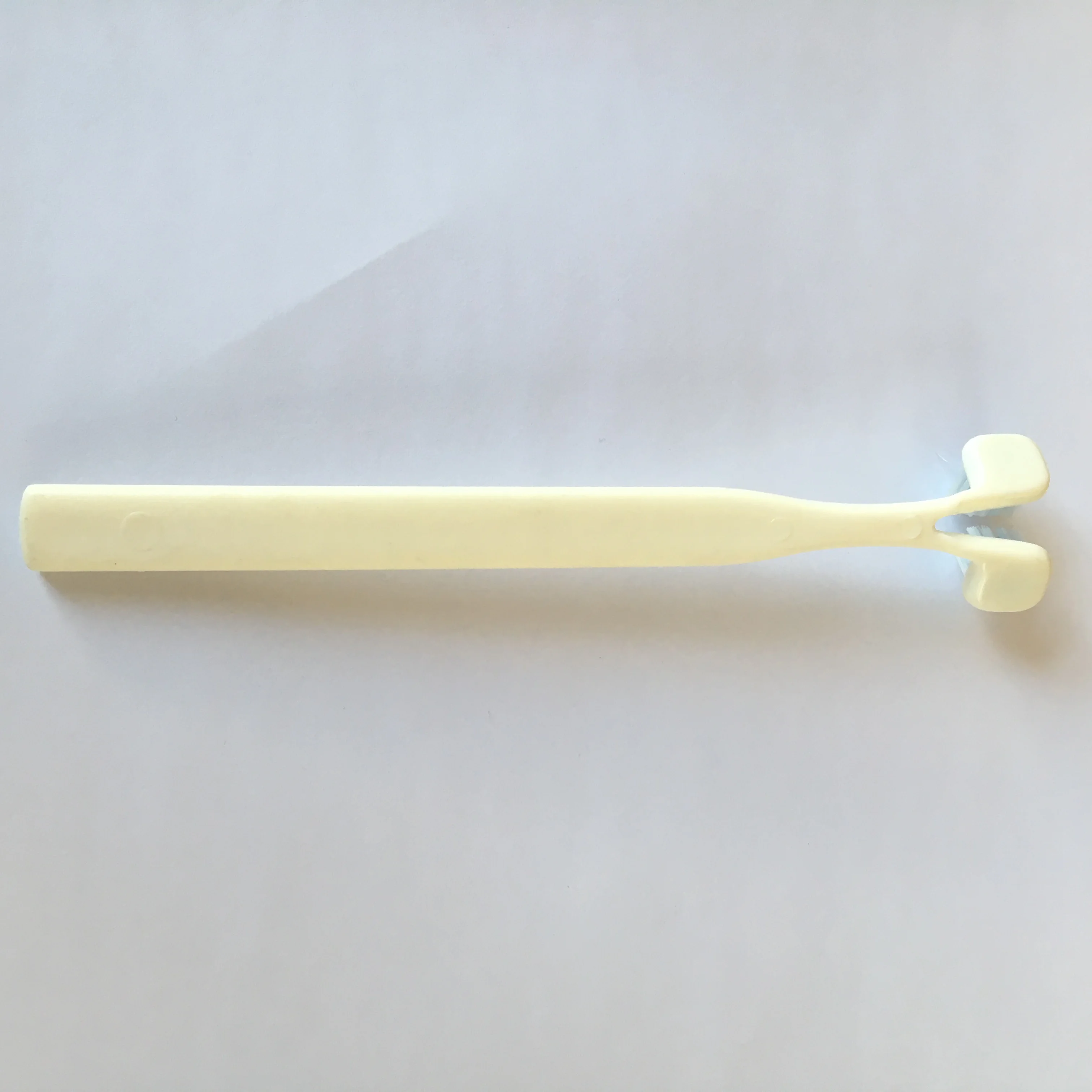 Зубная щетка с двойной головкой мягкая нейлоновая щетина пластиковая длинная