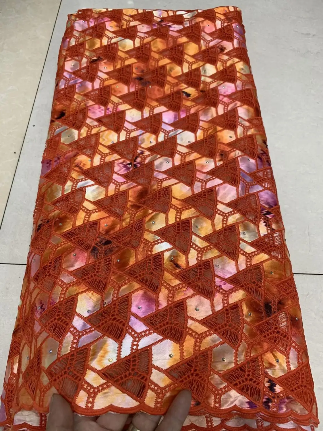

Модная оранжевая хлопчатобумажная кружевная ткань с камнями, нигерийский гипюр, кружевная ткань для свадьбы FW1115