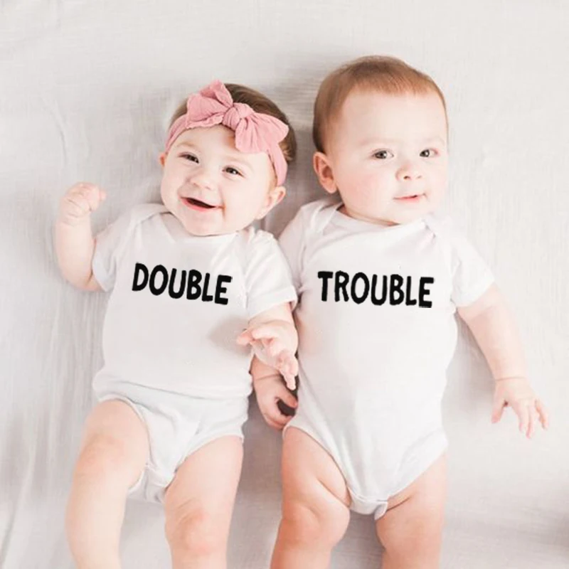 Двойные неприятности веселый новорожденный TwinRomper младенческой Детские близнецы